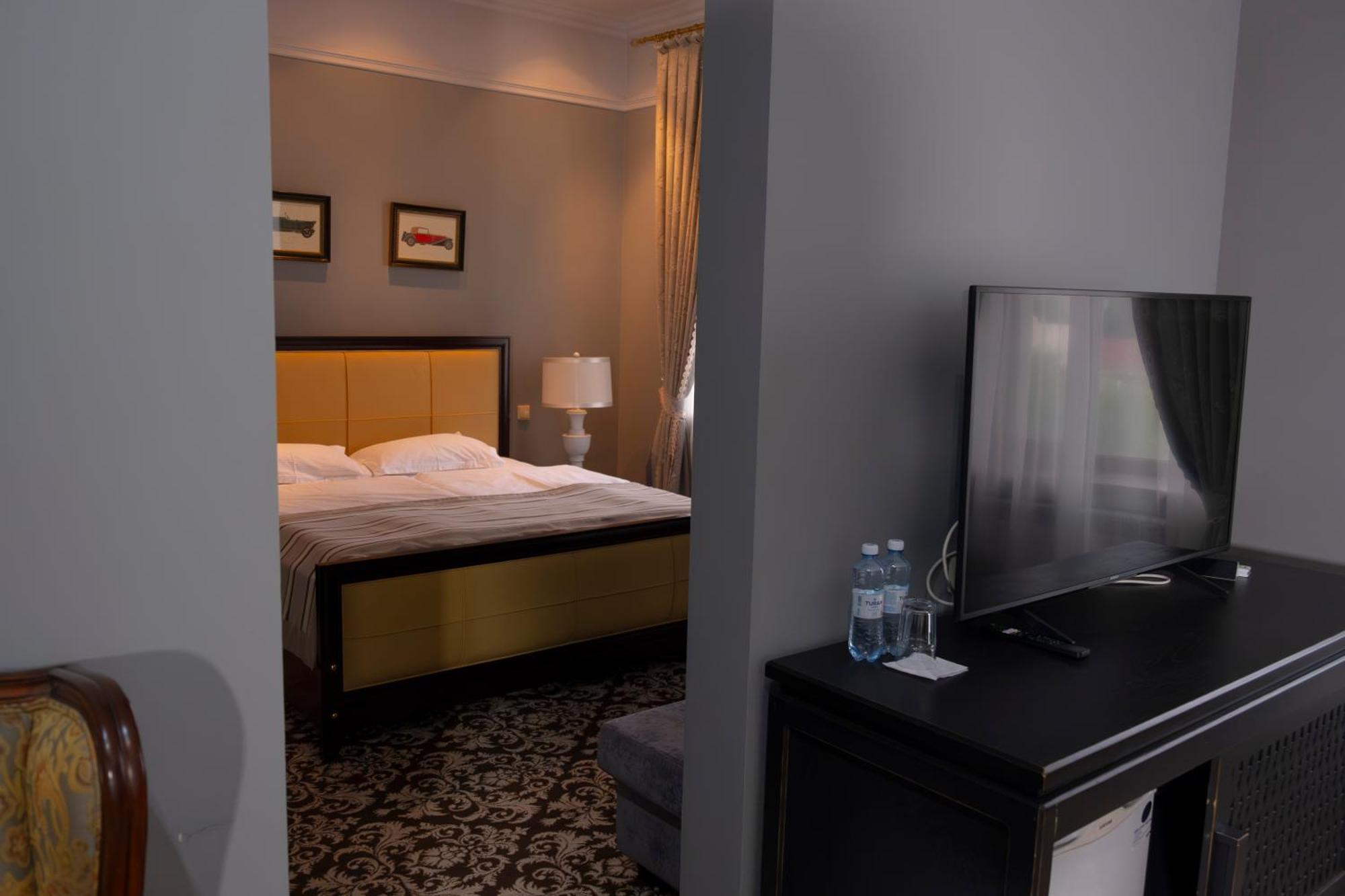 Plaza Hotel Kokshetau Bagian luar foto