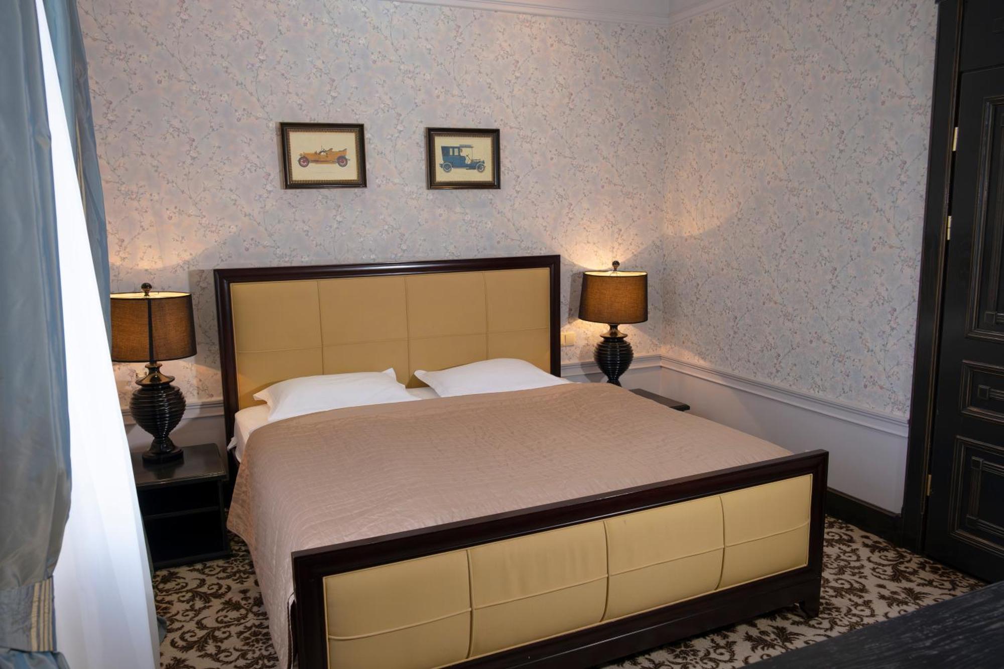 Plaza Hotel Kokshetau Bagian luar foto