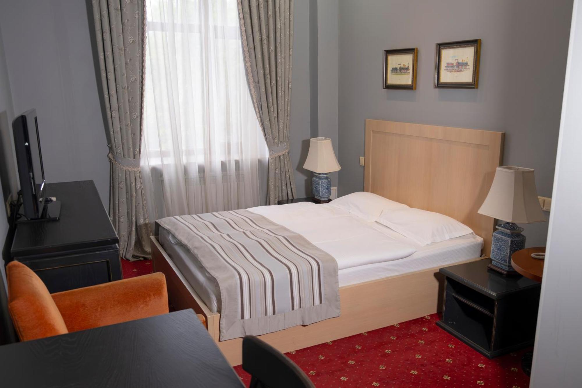 Plaza Hotel Kokshetau Bagian luar foto