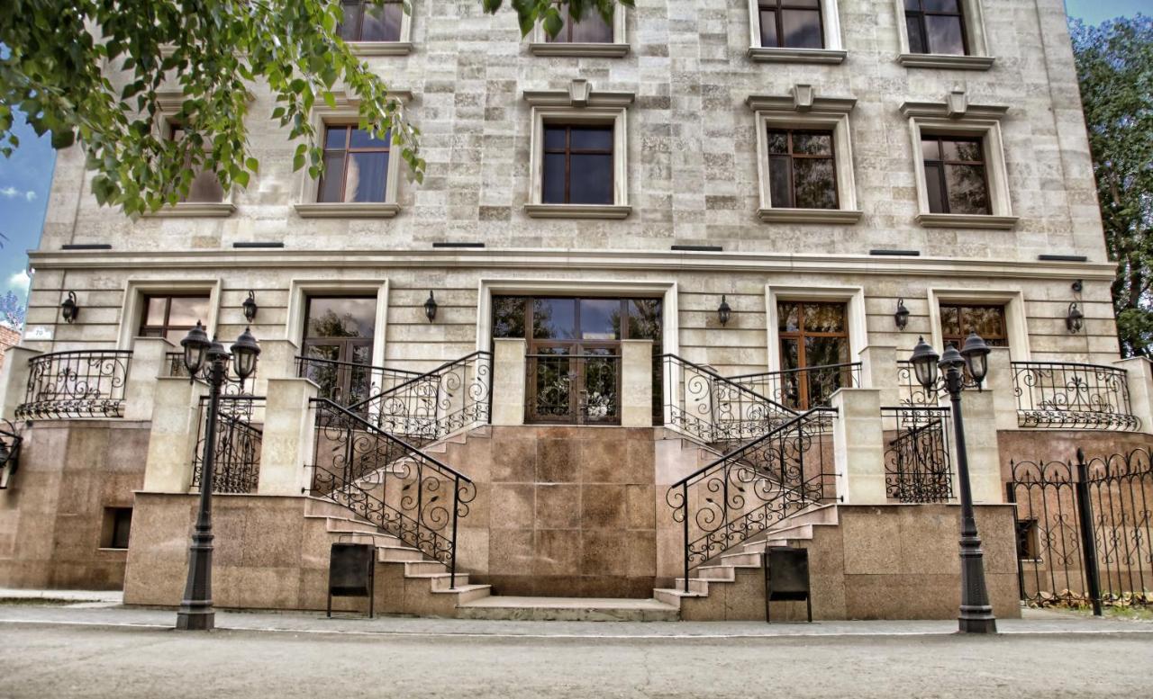 Plaza Hotel Kokshetau Bagian luar foto