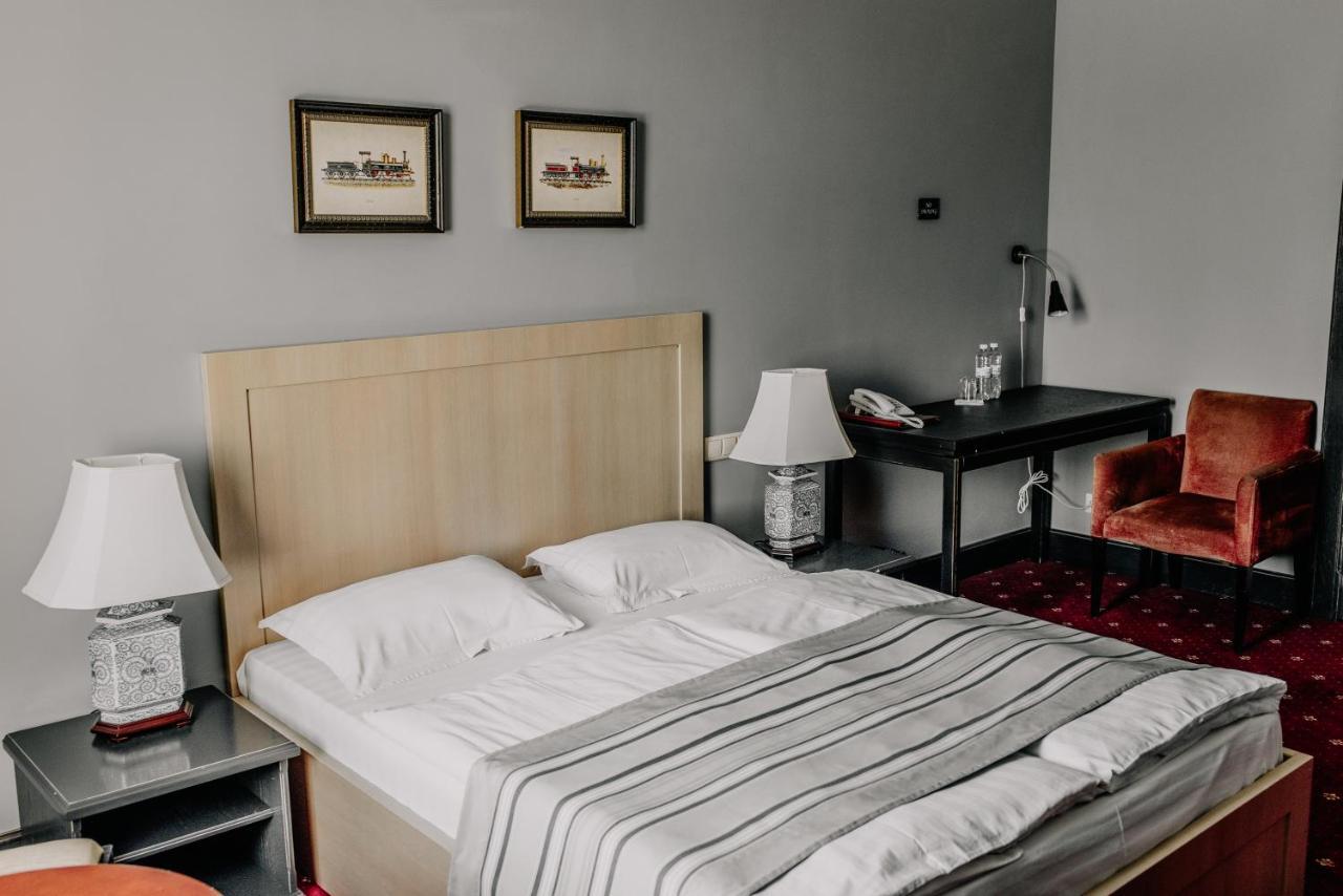 Plaza Hotel Kokshetau Bagian luar foto