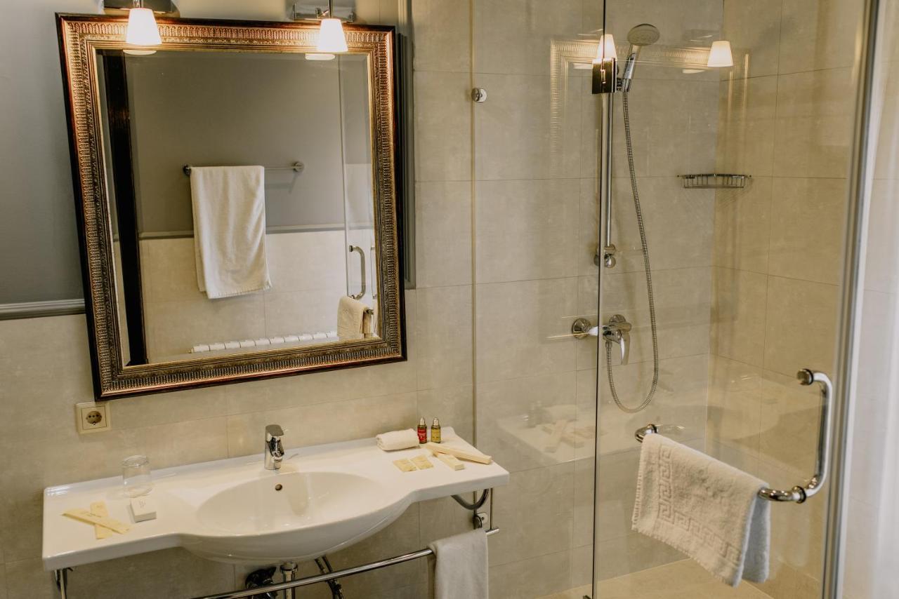 Plaza Hotel Kokshetau Bagian luar foto