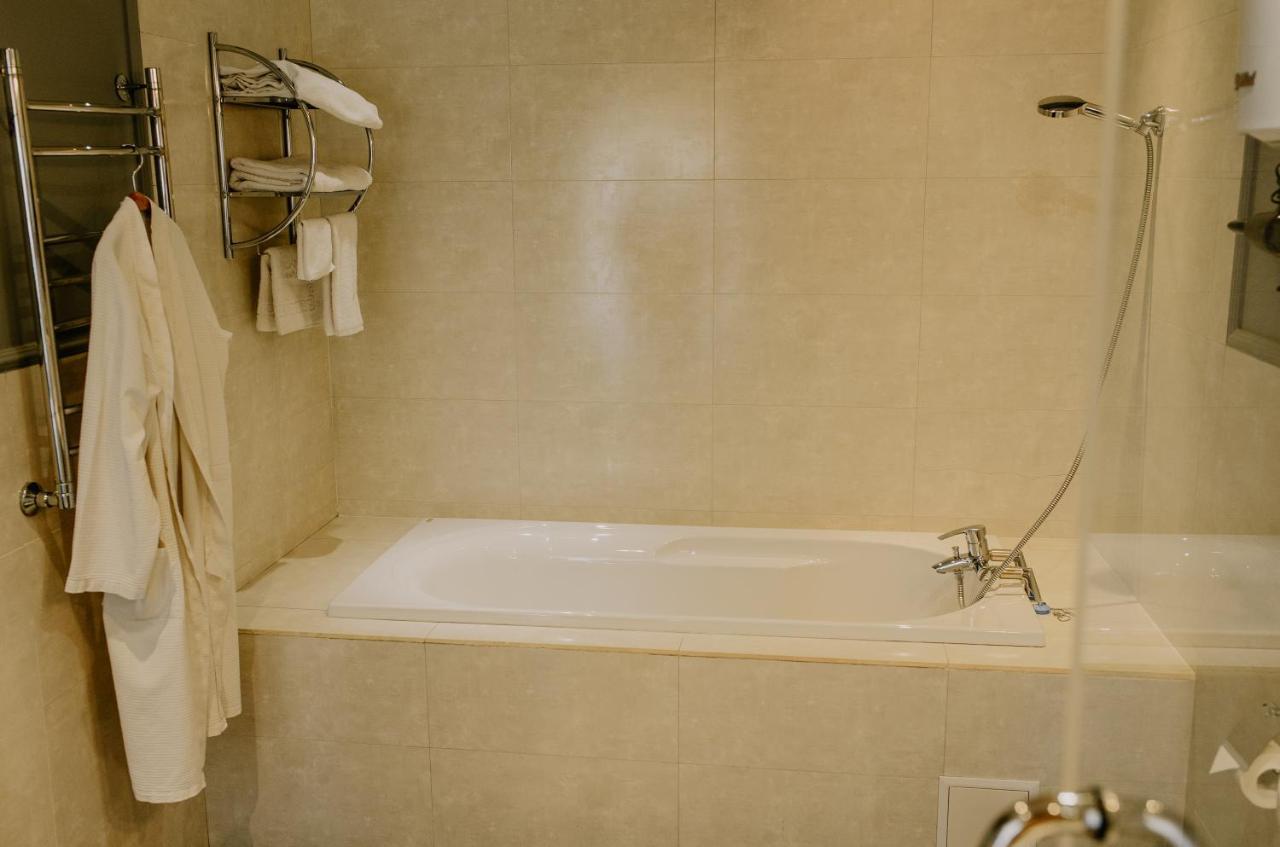 Plaza Hotel Kokshetau Bagian luar foto